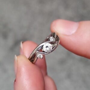 SOLD VINTAGE 925 Silver Ring w/ Three Round Cubic Zirconia Stones- Size 5